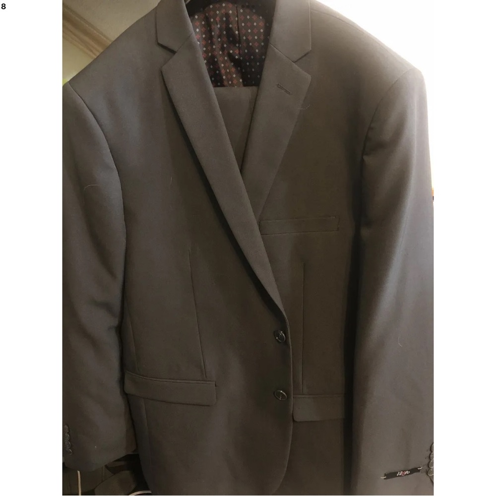 Vitto Dark Gray Men’s Suit 44R Jacket 38 Waist Wrinkle Resistant NWT